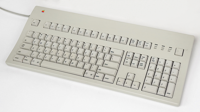 Lot 6043 Apple Extended Keyboard II with Original Box (Apple Evangelism Internal Developer Relations Unit)