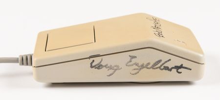 Lot #6132 Tech Innovators Multi-Signed (4) Apple Macintosh Mouse: Douglas Engelbart, Robert Metcalfe, Ted Nelson, and Dan Bricklin - Image 3