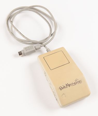 Lot #6132 Tech Innovators Multi-Signed (4) Apple Macintosh Mouse: Douglas Engelbart, Robert Metcalfe, Ted Nelson, and Dan Bricklin - Image 6