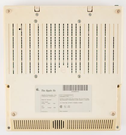 Lot #6032 Apple IIc Computer with Carrying Case - Image 5