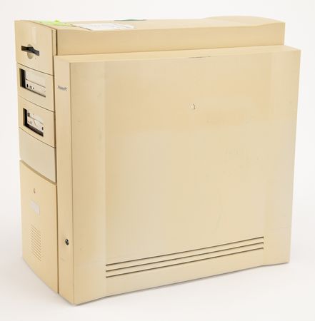 Lot #6047 Apple Power Macintosh 9700 EVT Prototype Computer (Unreleased) - Image 2