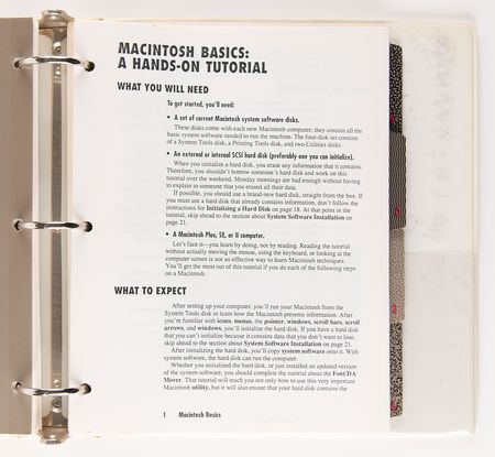 Lot #6101 Apple Computer (4) Early Macintosh Training Guides and Manuals - From the Collection of Ron Fernandez - Image 9