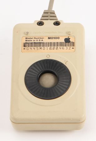 Lot #6034 Apple Macintosh 128K Computer - Fully Functional - Image 9