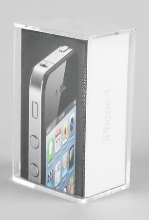 Lot #6071 Apple iPhone 4 (4th Generation, Sealed -