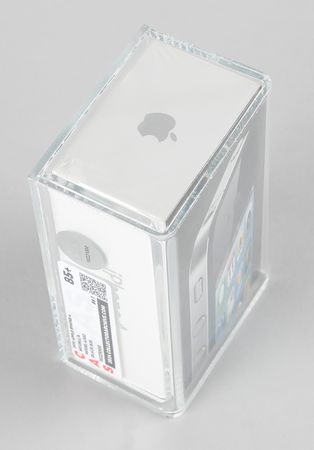 Lot #6071 Apple iPhone 4 (4th Generation, Sealed - 8GB) Black Version - CAS 85+ - Image 5