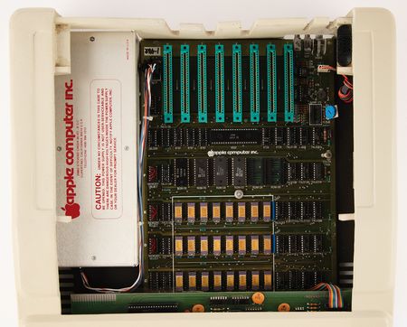 Lot #6018 Apple II Computer with Early Rev. 0 Board in Rare Ventless Case (Serial No. A2S1-0195), with Sanyo VM4209 Monitor - Image 5