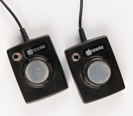 Lot #6019 Apple II Cassette Tape Video Game/Software Collection (7), with Starwars, Startrek, and Breakout - Image 4