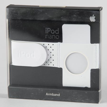 Lot #6082 Apple iPod Nano (1st Generation, Sealed - 2GB, White), with Lanyard Headphones and Armband - Image 4