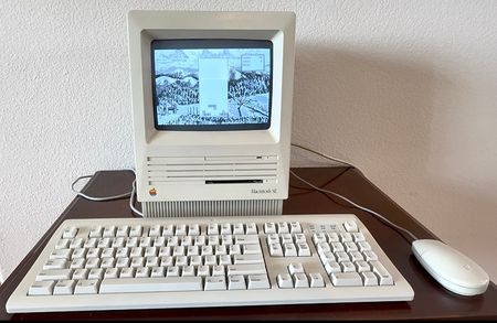 Lot #6040 Apple Macintosh SE Signed by Dan Kottke - Image 14