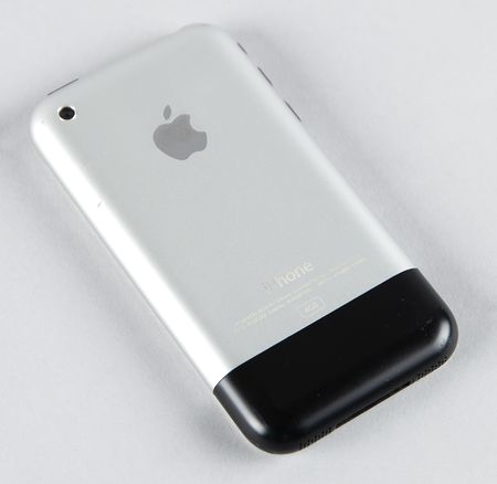 Lot #6068 Apple iPhone - Rare 4GB Model (First Generation) - Image 3