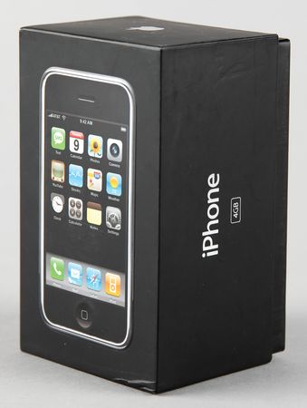 Lot #6068 Apple iPhone - Rare 4GB Model (First Generation) - Image 7