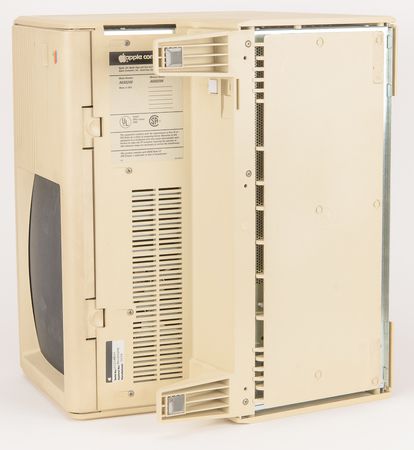 Lot #6035 Apple Lisa 2 Computers (2) with ProFile Hard Drives, Keyboards, and Apple Mouses - Image 10