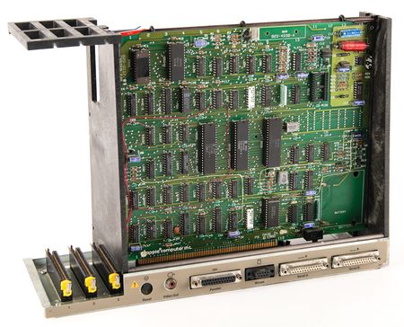 Lot #6026 Apple Lisa Computer with 'Twiggy' Drives, ProFile Hard Drive, Mouse, Keyboard, and Software - Image 12