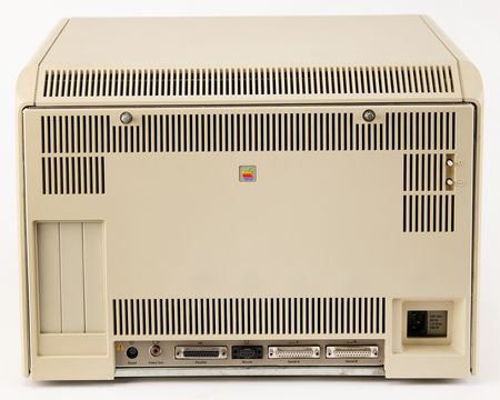 Lot #6026 Apple Lisa Computer with 'Twiggy' Drives, ProFile Hard Drive, Mouse, Keyboard, and Software - Image 6