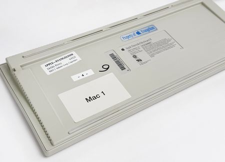 Lot #6043 Apple Extended Keyboard II with Original Box (Apple Evangelism Internal Developer Relations Unit) - Image 4