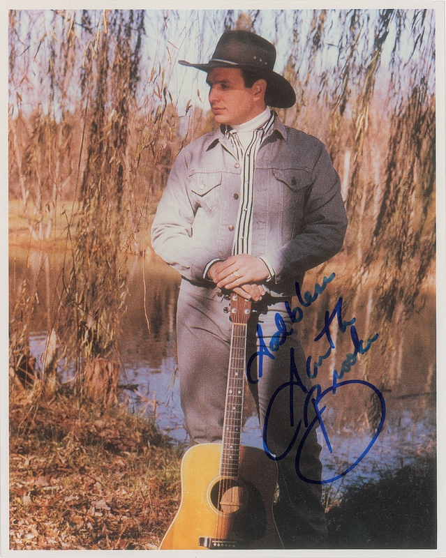 Lot 717 Garth Brooks Signed Photograph