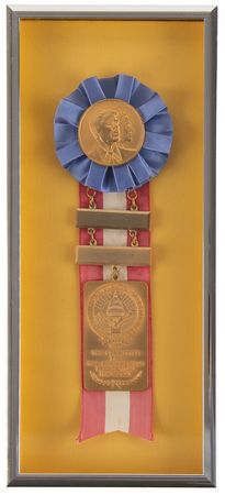 Lot #114 Ronald Reagan and George Bush Signed Inauguration Invitation and Inaugural Gifts/Ephemera - Image 8