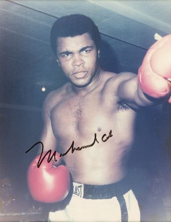 Lot #1015 Muhammad Ali Signed Photograph - Image 2