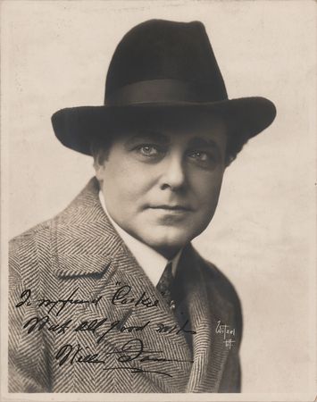 Lot #868 Actors and Actresses (19) Signed Vintage Photographs - Image 17