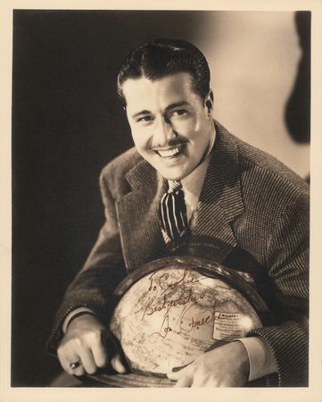 Lot #868 Actors and Actresses (19) Signed Vintage Photographs - Image 5