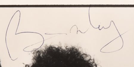 Lot #680 Queen Signed Photograph - Image 5