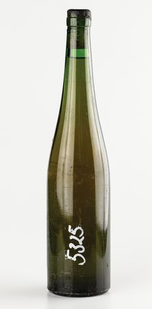 Lot #7024 Historic 1953 Bernkasteler Doctor Riesling Bottle of Wine - The Vintage Poured at the Adenauer?Khrushchev Meeting That Freed 10,000 German POWs - Image 1