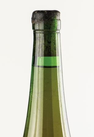 Lot #7024 Historic 1953 Bernkasteler Doctor Riesling Bottle of Wine - The Vintage Poured at the Adenauer?Khrushchev Meeting That Freed 10,000 German POWs - Image 4