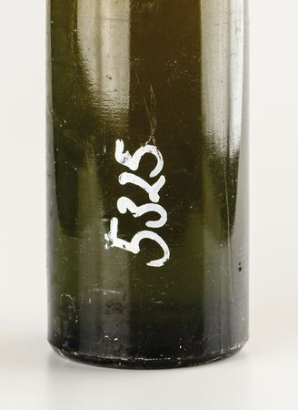 Lot #7024 Historic 1953 Bernkasteler Doctor Riesling Bottle of Wine - The Vintage Poured at the Adenauer?Khrushchev Meeting That Freed 10,000 German POWs - Image 5