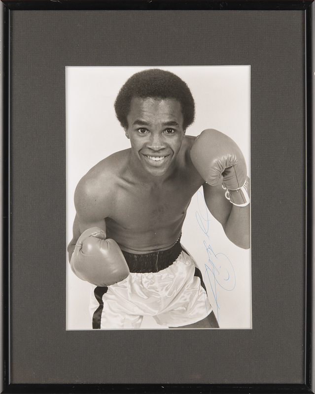 Lot 728 Sugar Ray Leonard Signed Photograph