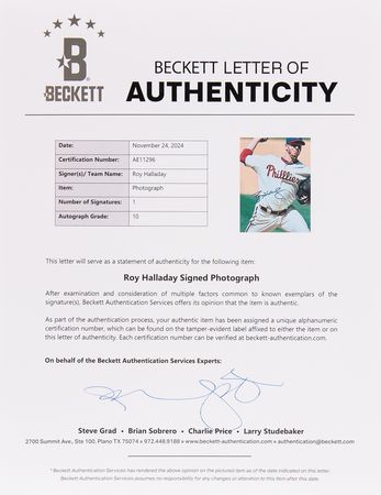 Lot #713 Roy Halladay Oversized Signed Photograph - BAS 10 - Image 2
