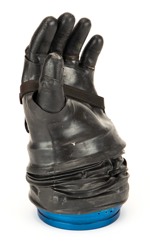 Lot 8485 Joe Kerwin's A7LB IV Glove Assembly