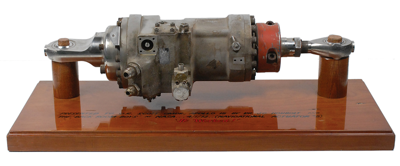Lot 8477 Apollo/Saturn V J-2 Engine Actuator