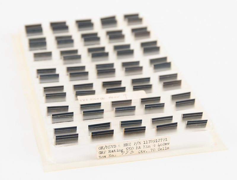Lot 8601 Hoffman Silicone Products Solar Cells (69)