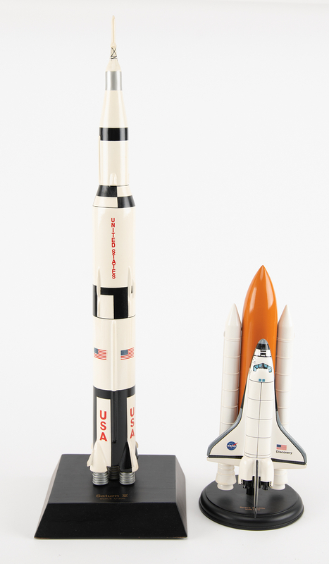 Lot 8621 Saturn V and Space Shuttle Discovery Models