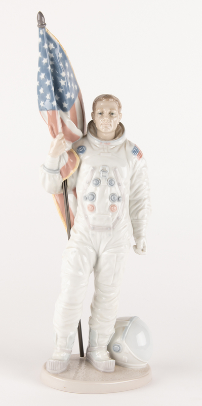 Lot 8612 Apollo Astronaut Figurine by Lladro - 'Apollo Landing'