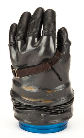 Lot #8485 Joe Kerwin's A7LB IV Glove Assembly - Image 2