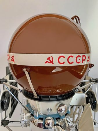 Lot #8610 Venera 9 Orbiter-Lander Model - Image 6