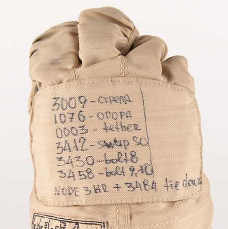 Lot #8585 ISS Expedition 9 Flown Orlan EVA Cosmonaut Space Suit Glove - From the Personal Collection of Gennady Padalka - Image 3