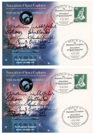 Lot #8440 Astronauts and Cosmonauts 7th Planetary Congress Cards with (55) Signatures - Image 3