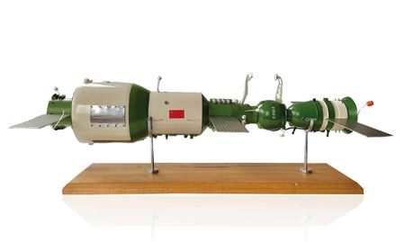 Lot #8609 Salyut 1 Space Station and Soyuz 11 Spacecraft Model - Image 2