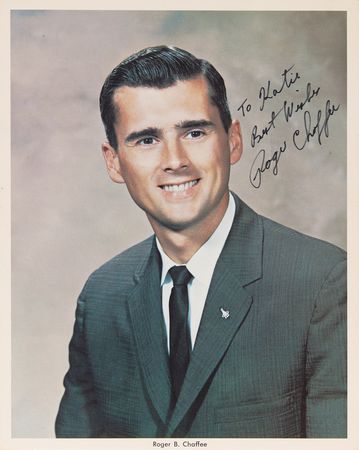 Lot #8122 Apollo 1 (3) Signed Photographs - Grissom,White, and Chaffee - Image 4