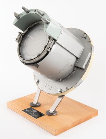 Lot #8644 Soyuz Descent Module VSK-4 (VZOR) Internal Navigational Periscope (Presumed Flown) - Image 2