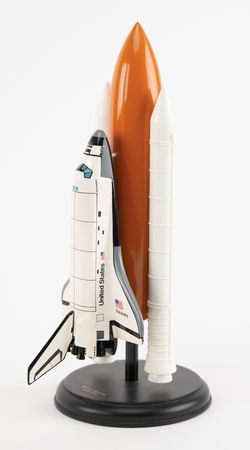 Lot #8621 Saturn V and Space Shuttle Discovery Models - Image 4