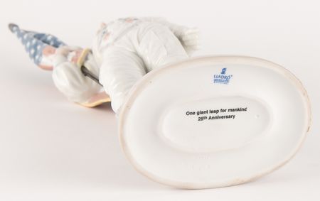 Lot #8612 Apollo Astronaut Figurine by Lladro - 'Apollo Landing' - Image 5