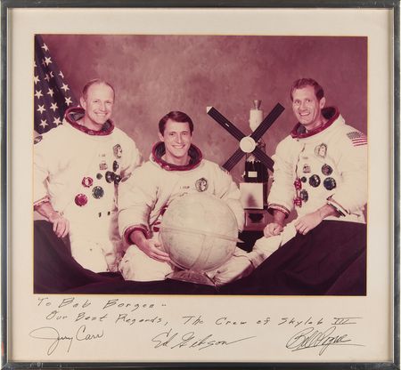 Lot #565 Skylab 4 Oversized Signed Photograph - Image 2
