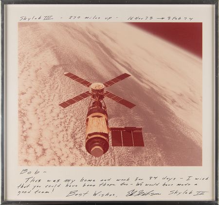 Lot #565 Skylab 4 Oversized Signed Photograph - Image 4