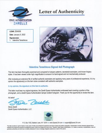 Lot #569 Valentina Tereshkova Signed Photograph - Image 2