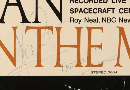 Lot #513 Apollo 11: Neil Armstrong and Buzz Aldrin Signed Album - Man on the Moon: The Flight of Apollo 11 - Image 2