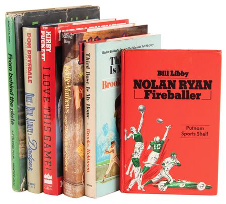 Lot #945 Baseball Hall of Famers (6) Signed Books