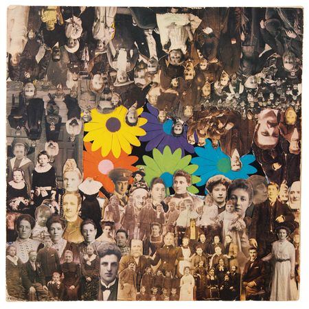 Lot #669 Beatles: John Lennon and George Harrison Signed 'Christmas Time (Is Here Again)' 7-Inch Single Record - Obtained at the Magical Mystery Tour Private Movie Screening (December 1967) - Image 3